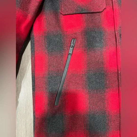 Pendleton Longmont Wool Blend Insulated / Lined Shirt Jacket Red Ombre Sz M